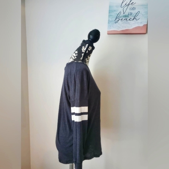 Victoria's Secret Pink Women’s Gray Heathered Long Sleeve Henley Size XS - Picture 3 of 5